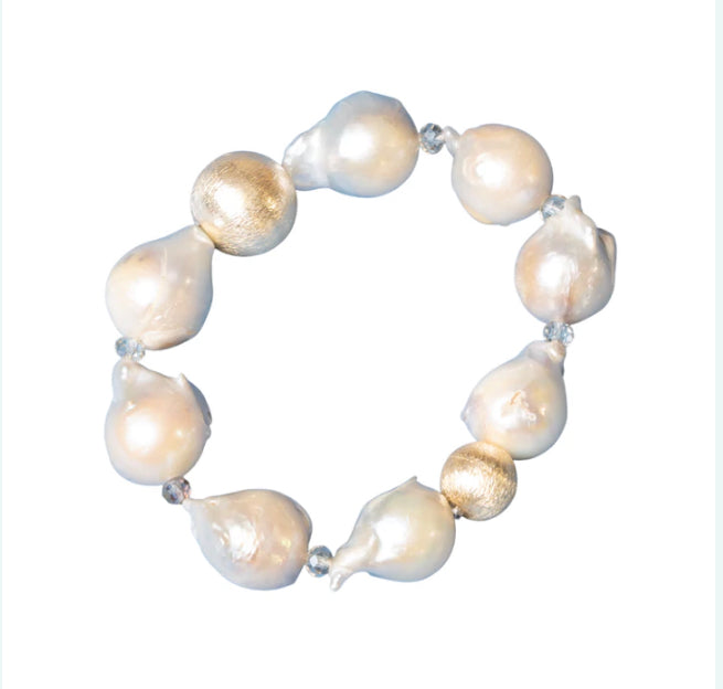 Baroque pearl and Brushed Gold Balls Bracelet